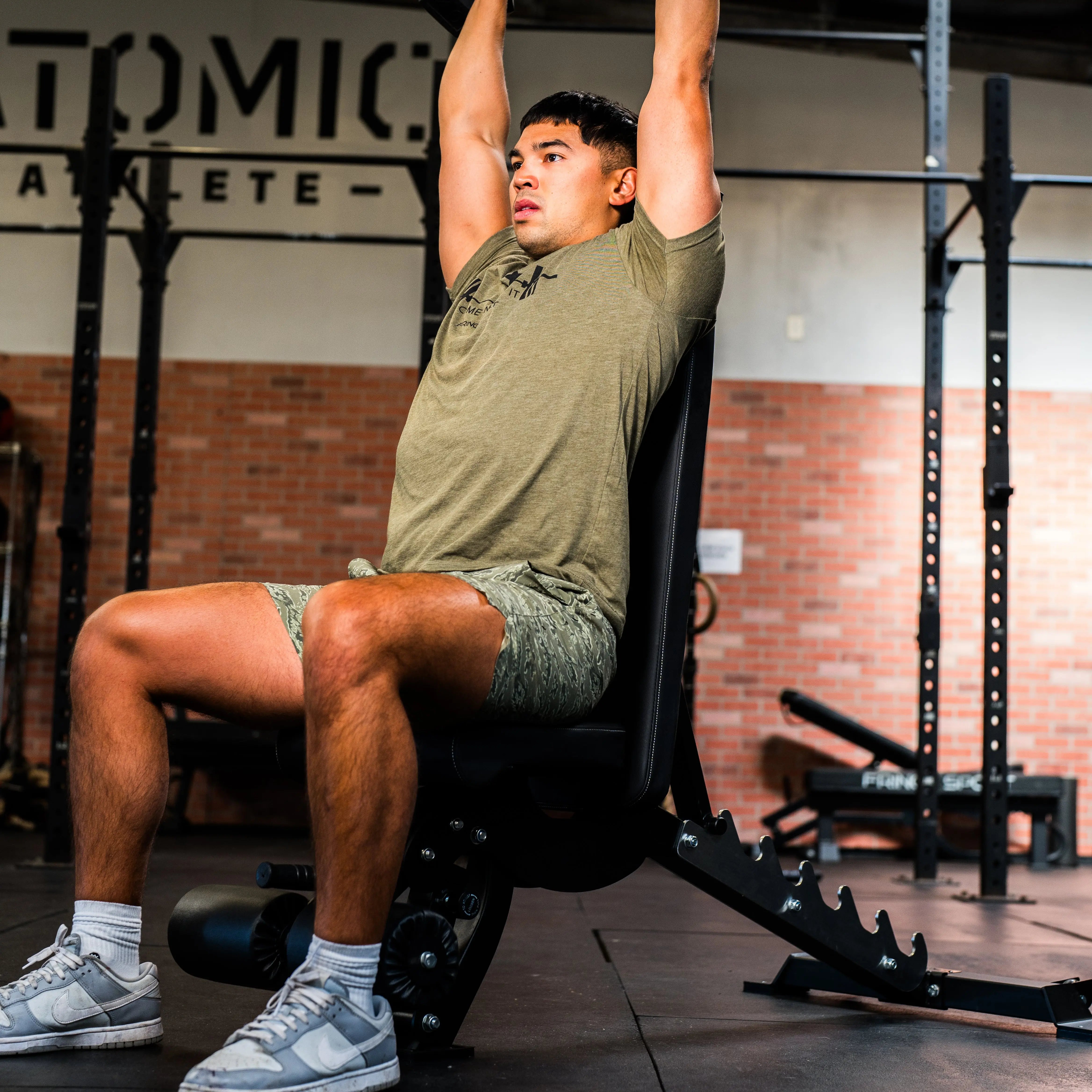 Flat/Incline/Decline Bench 13 Flat/Incline/Decline Bench