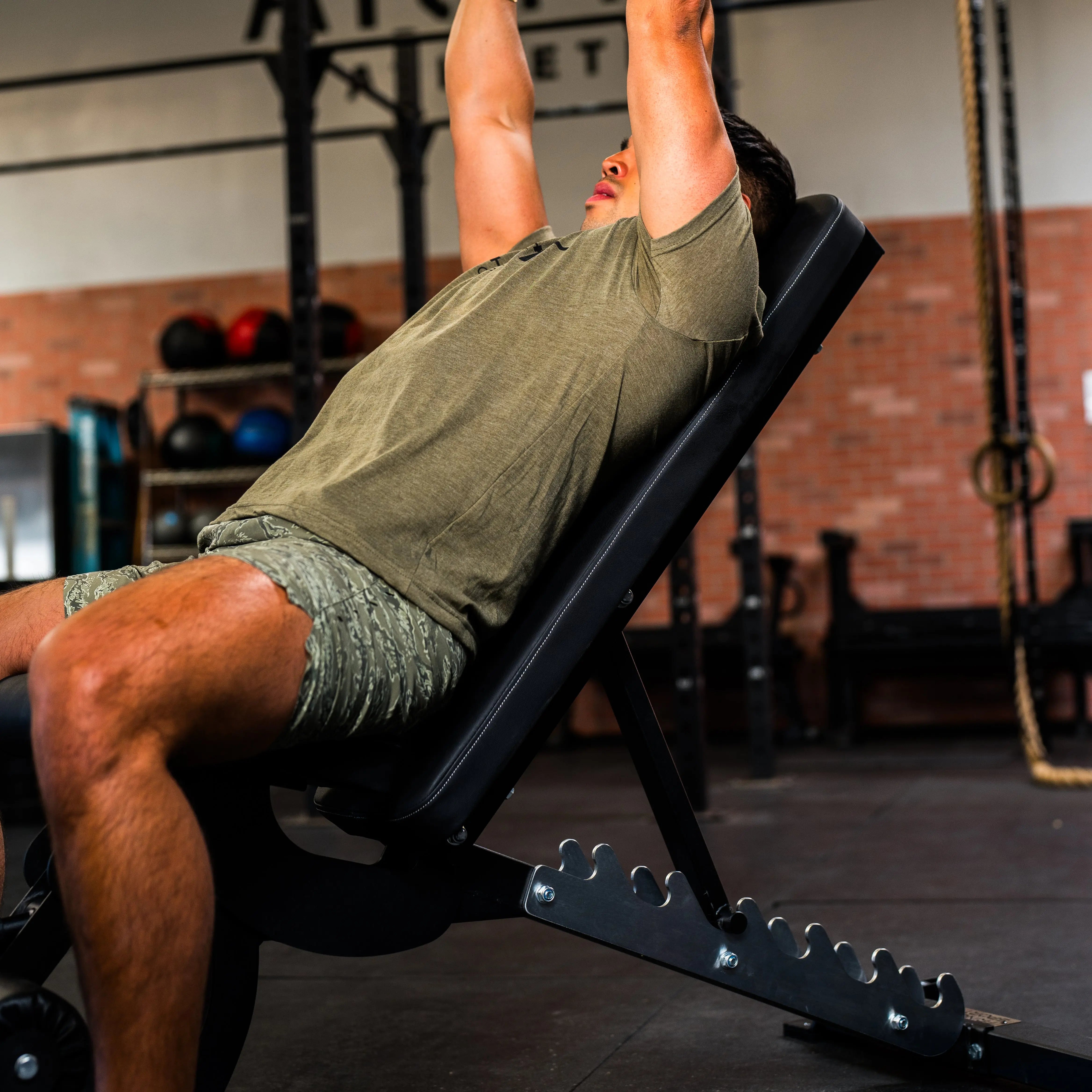 Flat/Incline/Decline Bench 21 Flat/Incline/Decline Bench