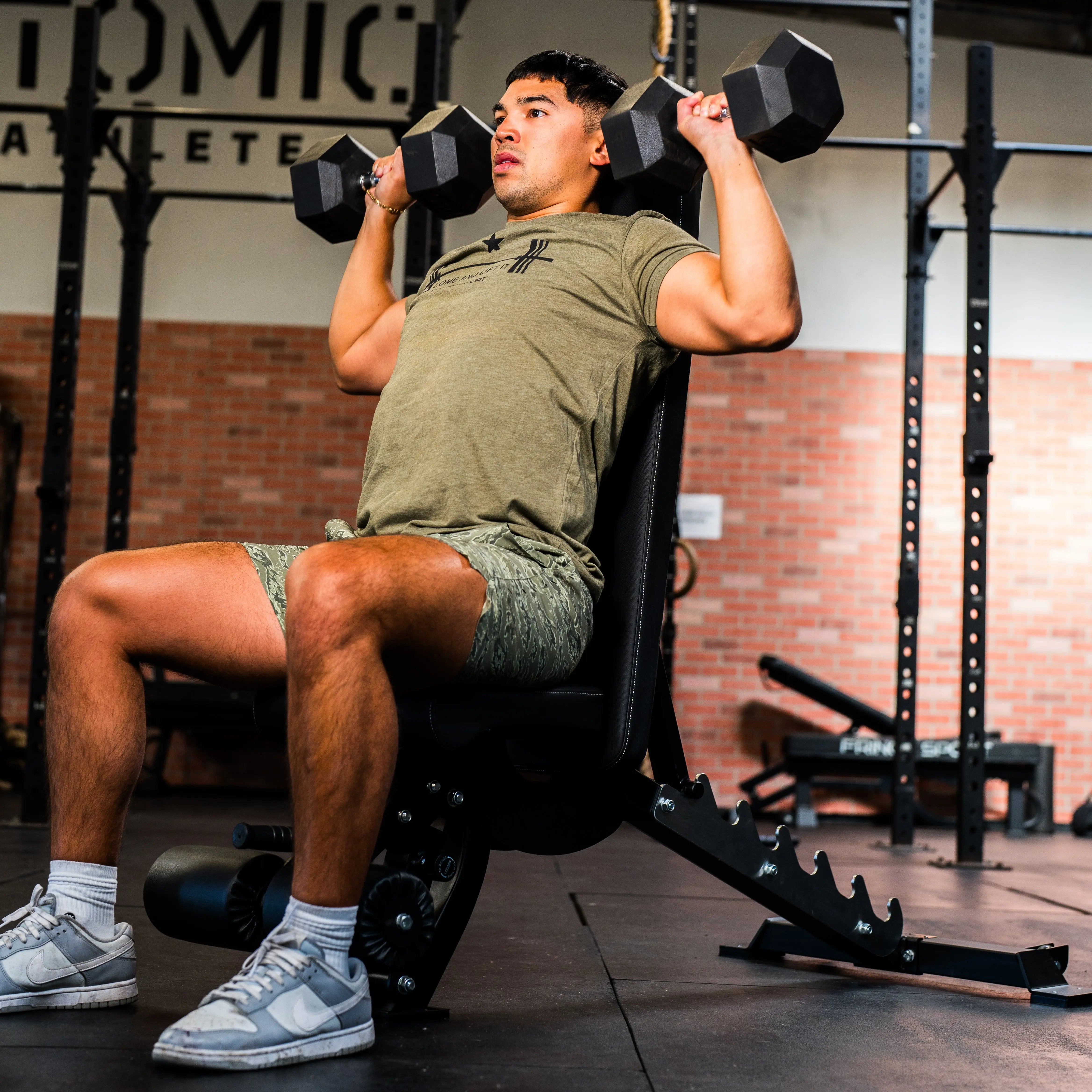 Flat/Incline/Decline Bench 22 Flat/Incline/Decline Bench