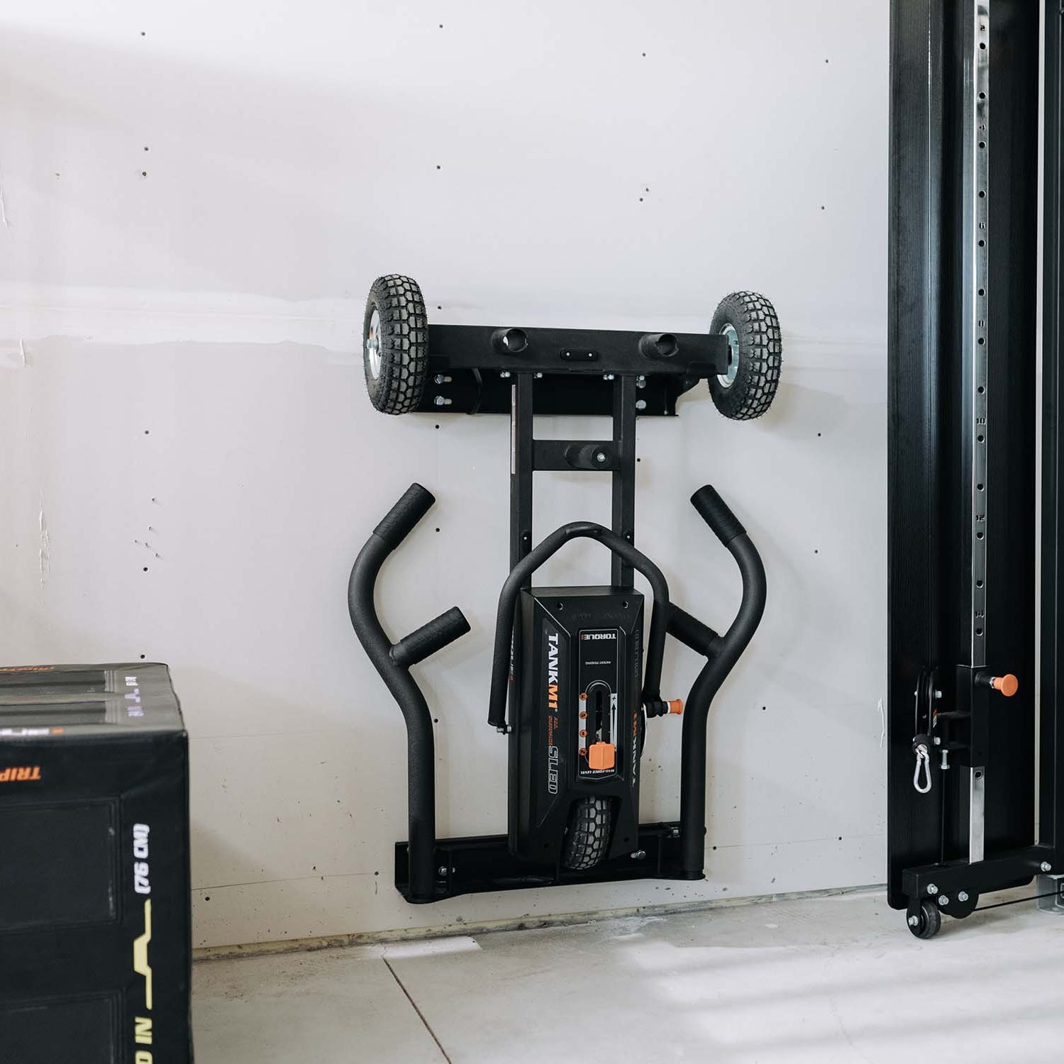 TANK® M1 Wall-Mounted Storage System 5 TANK® M1 Wall-Mounted Storage System