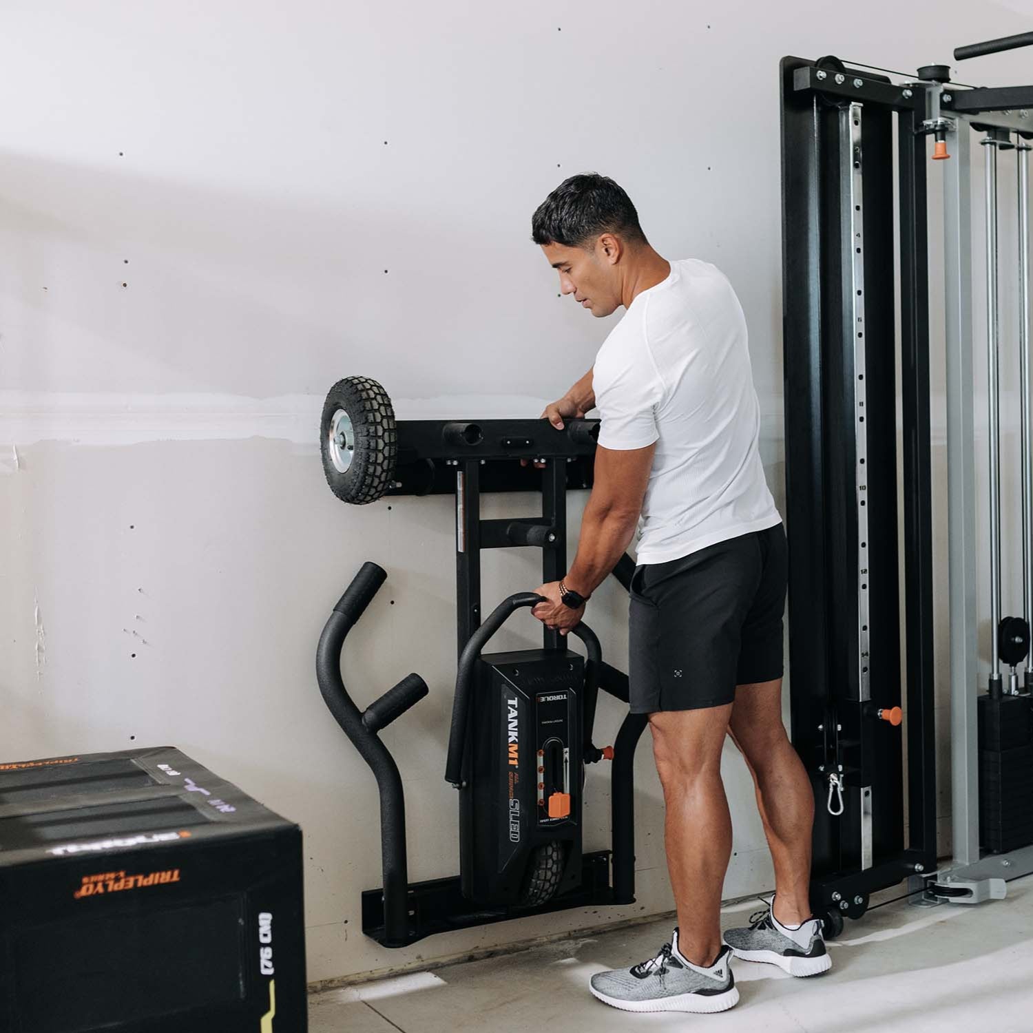 TANK® M1 Wall-Mounted Storage System 6 TANK® M1 Wall-Mounted Storage System